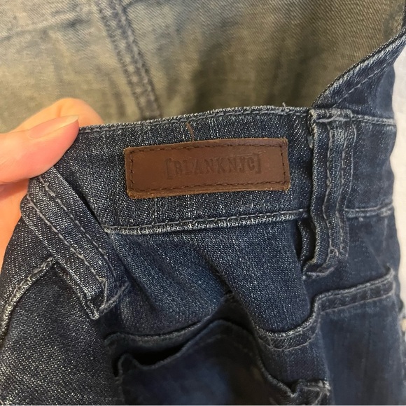 Blank NYC Size 25 Skinny Leg Overalls Whiskered Fading Ankle Zipper - Picture 7 of 13